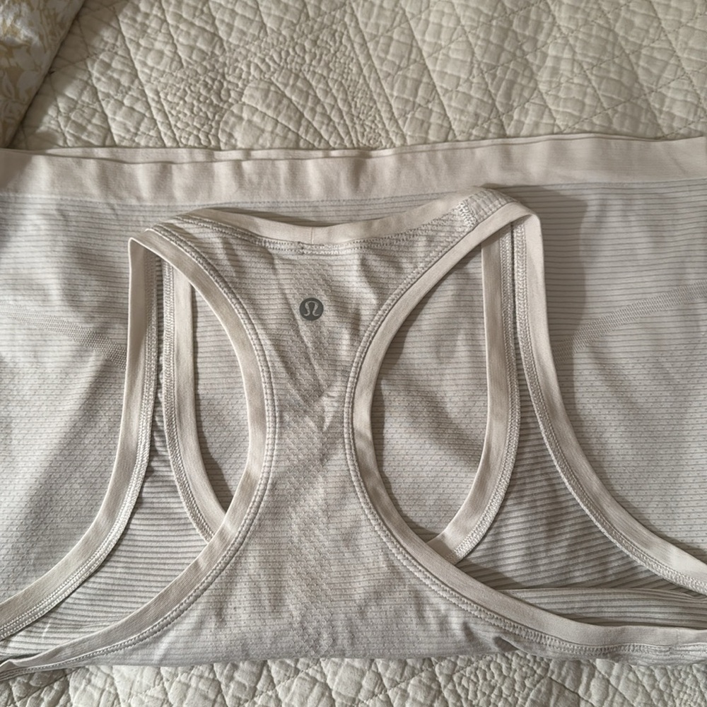 LULULEMON TOP